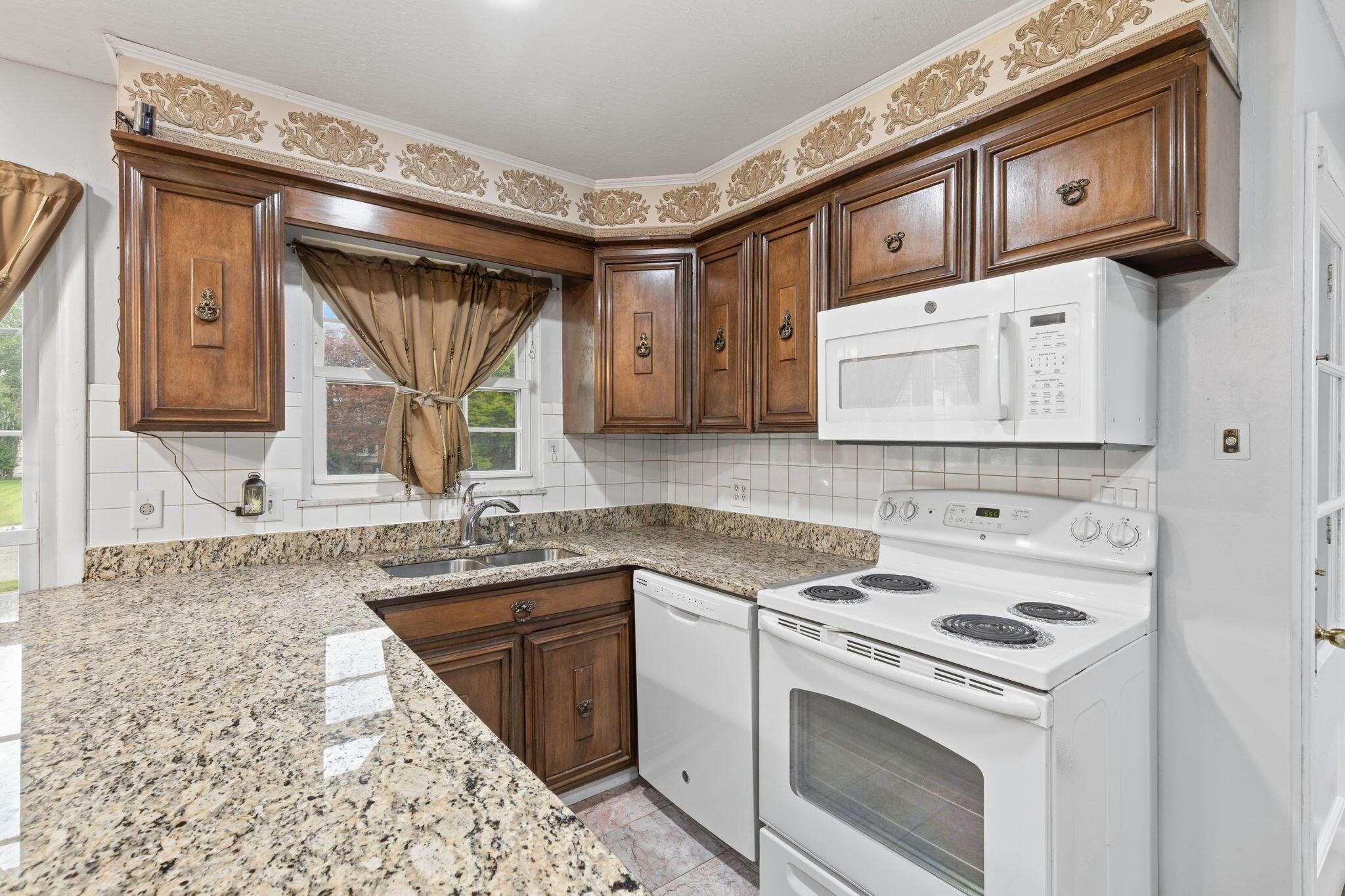 2913 Gerbert Road Columbus, OH 43224 - Photo 13 of 42 2026-5-8 2913 Gerbert Rd 015