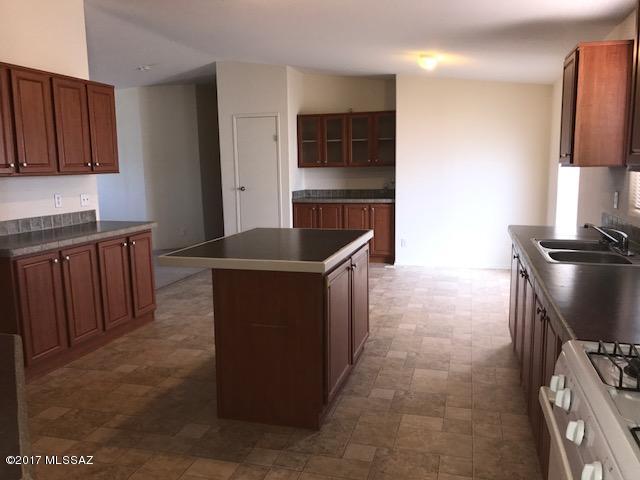 5306 North Whitetail Road Marana, AZ 85653 - Photo 3 of 20