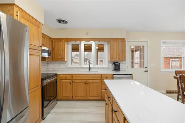 $304,900 | 301 North 5th Street, Savannah, MO 64485