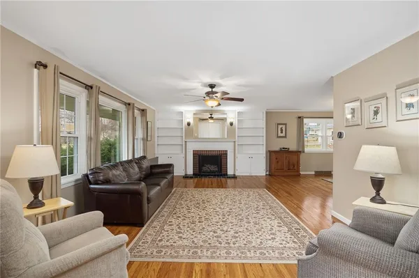 $304,900 | 301 North 5th Street, Savannah, MO 64485