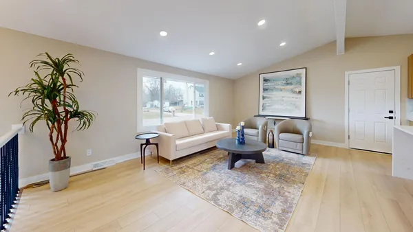 $599,000 | 907 West North Avenue, Lake Bluff, IL 60044