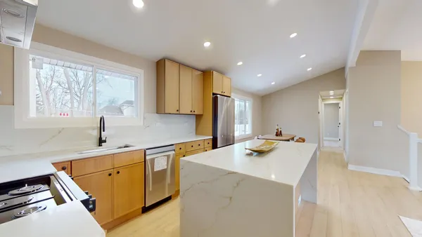 $599,000 | 907 West North Avenue, Lake Bluff, IL 60044
