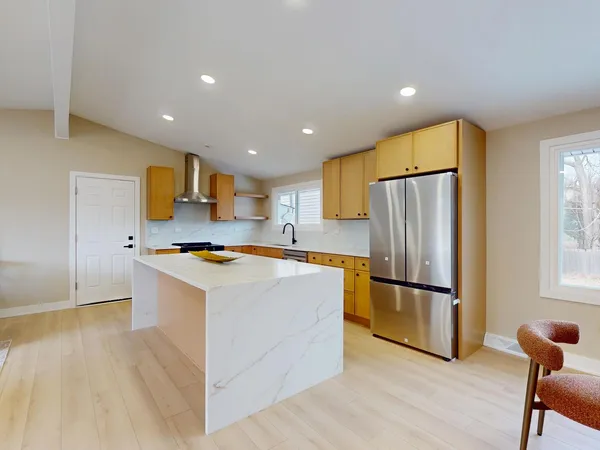 $599,000 | 907 West North Avenue, Lake Bluff, IL 60044