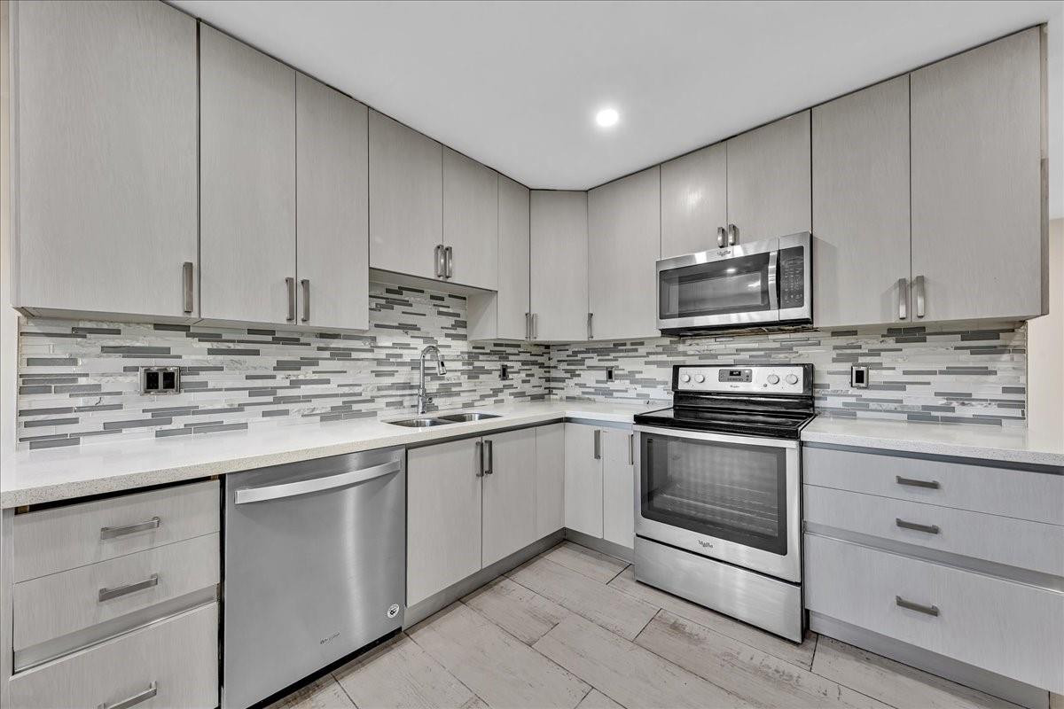 1004 Johnson Street Hollywood, FL 33019 - Photo 15 of 48 Photo 15
