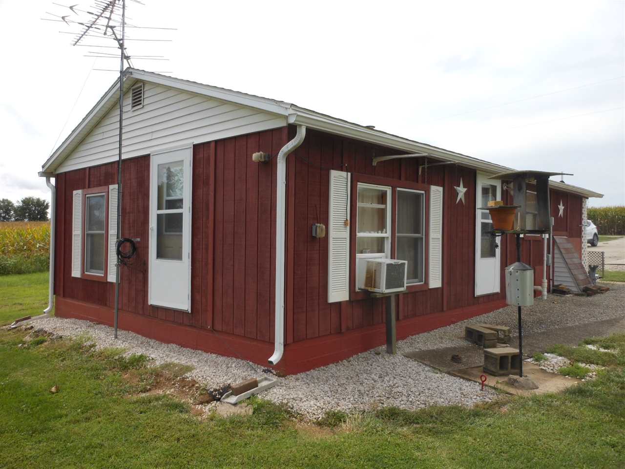 2411 South Coffing Brothers Road Covington, IN 47932 - Photo 4 of 26