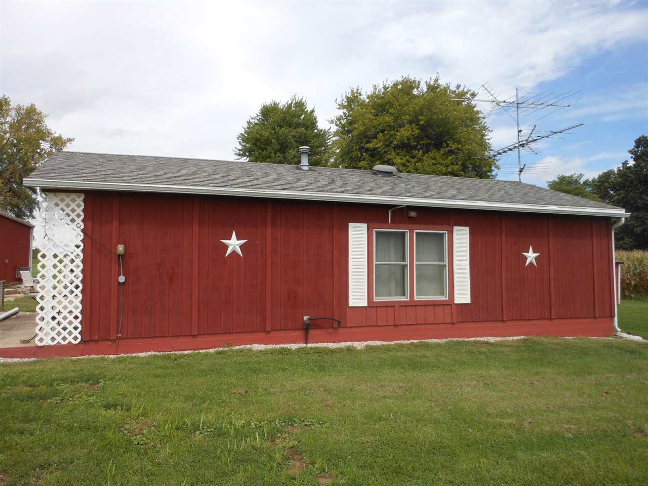 2411 South Coffing Brothers Road Covington, IN 47932 - Photo 5 of 26