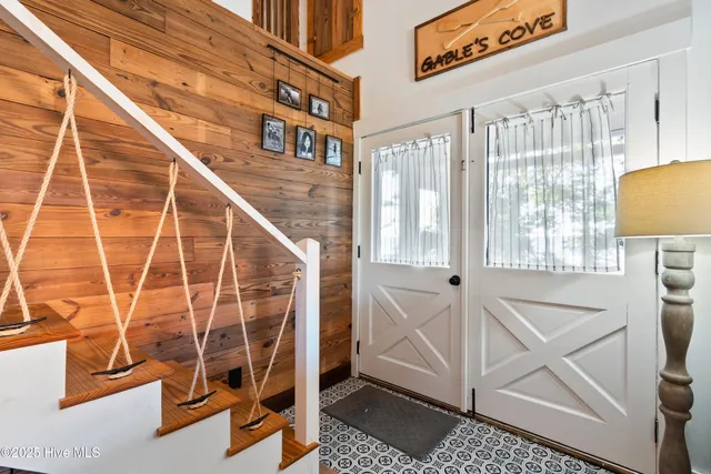 $469,000 | 204 Lakeshore Drive, Lake Waccamaw, NC 28450