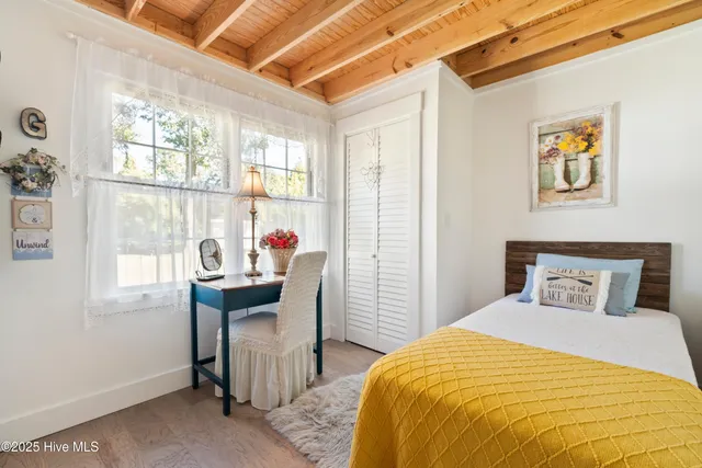 $469,000 | 204 Lakeshore Drive, Lake Waccamaw, NC 28450