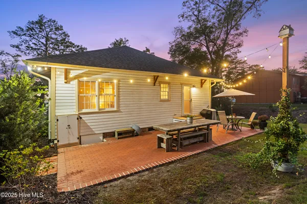 $470,000 | 204 Lakeshore Drive, Lake Waccamaw, NC 28450