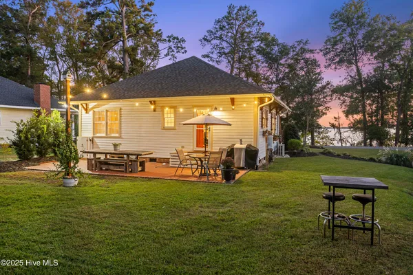 $470,000 | 204 Lakeshore Drive, Lake Waccamaw, NC 28450