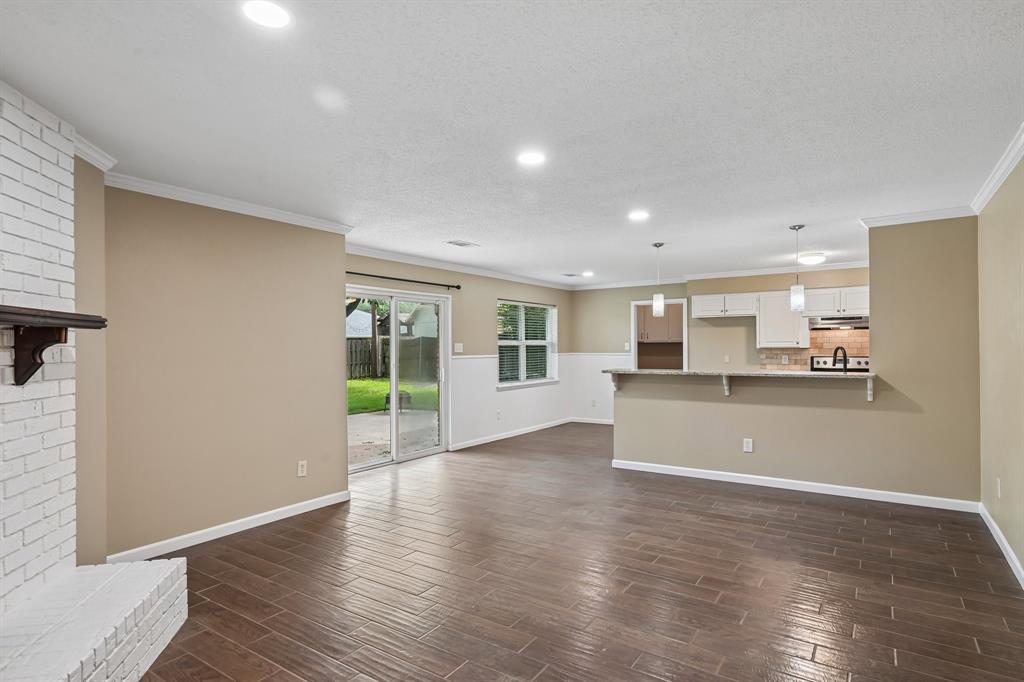1707 Park Ridge Terrace Arlington, TX 76012 - Photo 7 of 40