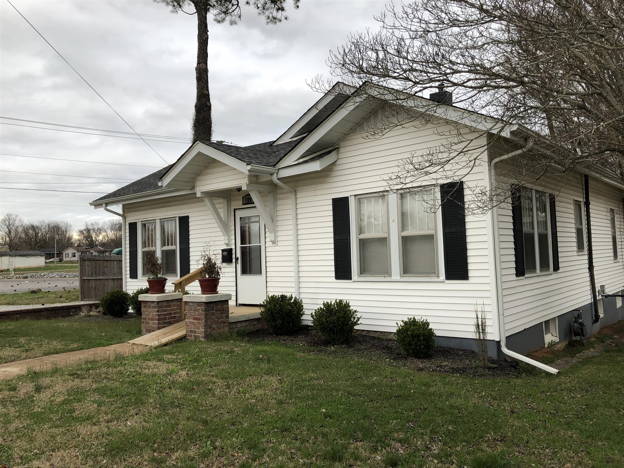 120 Buffalo Road Lawrenceburg, TN 38464 - Photo 3 of 20 SIDE