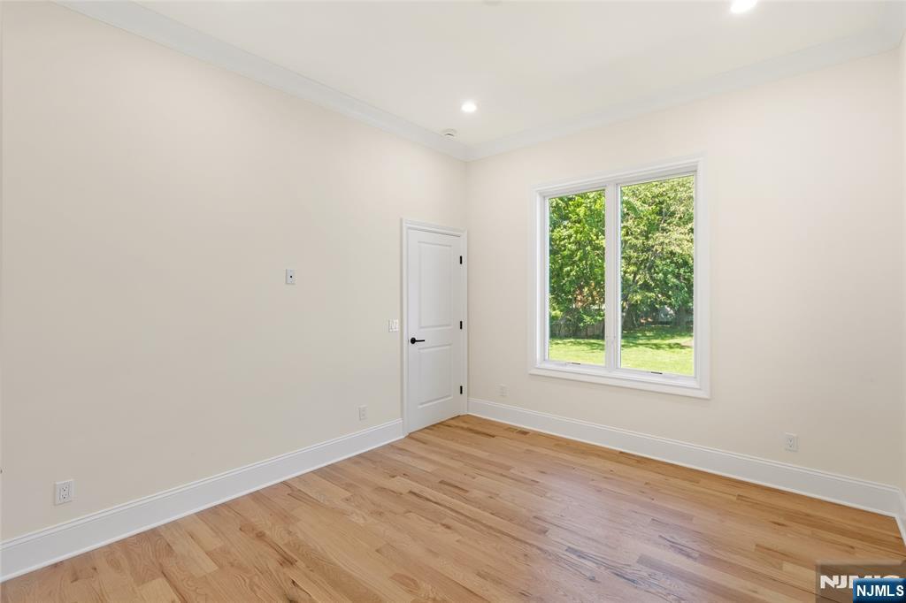 13 Harding Place Livingston, NJ 07039 - Photo 15 of 50