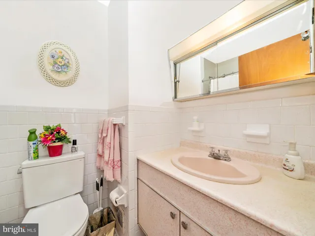 a bathroom with a shower curtain