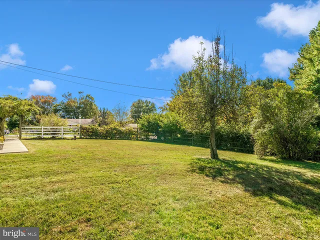 a view of entryway and hall