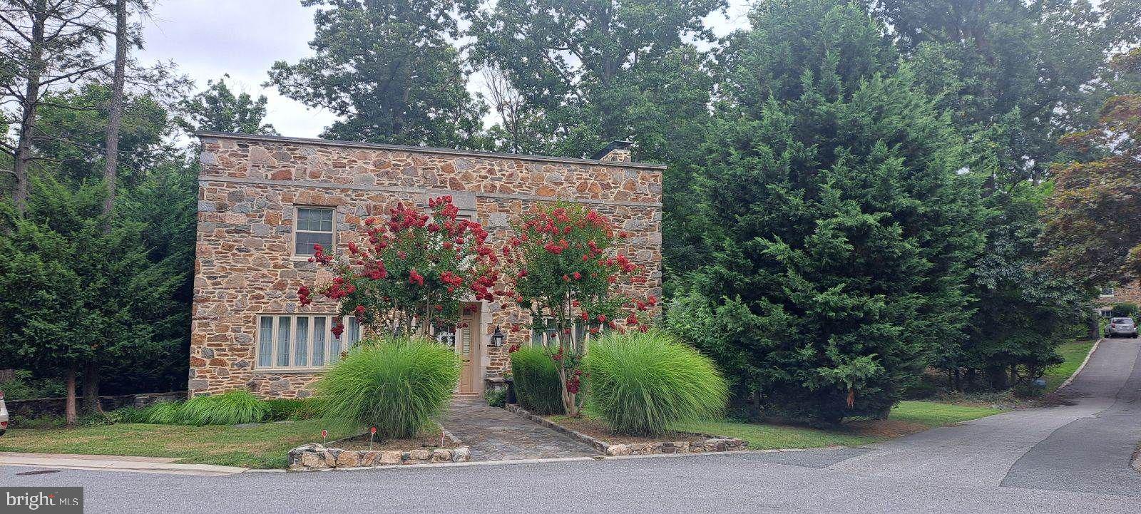 8 Center Road Towson, MD 21286 - Photo 2 of 47