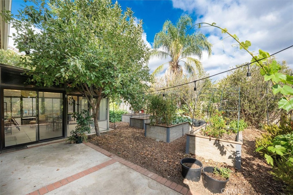 31347 Quail Valley Road Castaic, CA 91384 - Photo 28 of 41 a backyard of a house with lots of green space