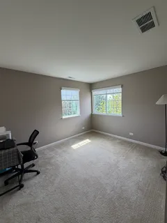 $2,600 | 10097 Cummings Street, Huntley, IL 60142