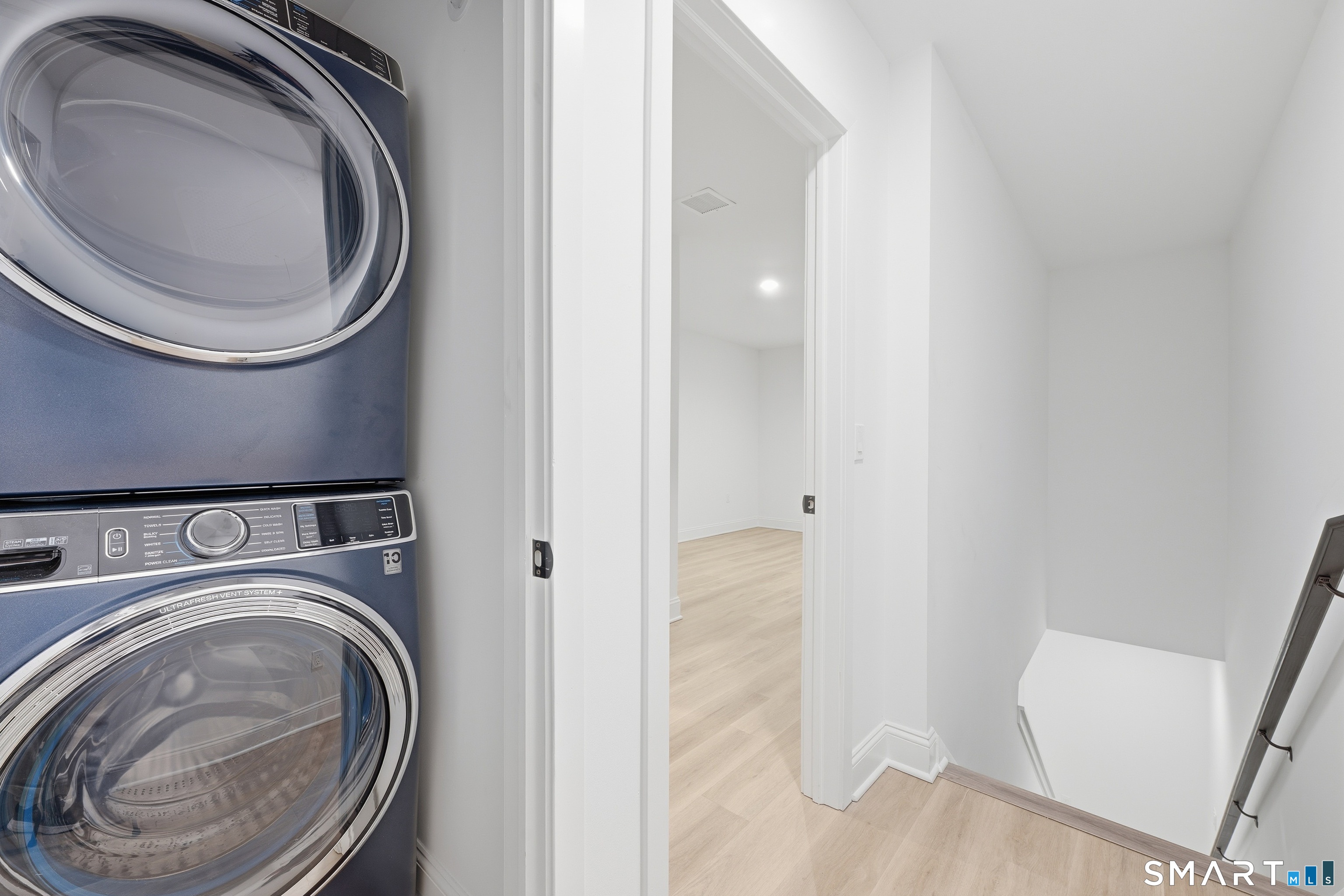 33 Main Street, Unit 24 Meriden, CT 06451 - Photo 19 of 28