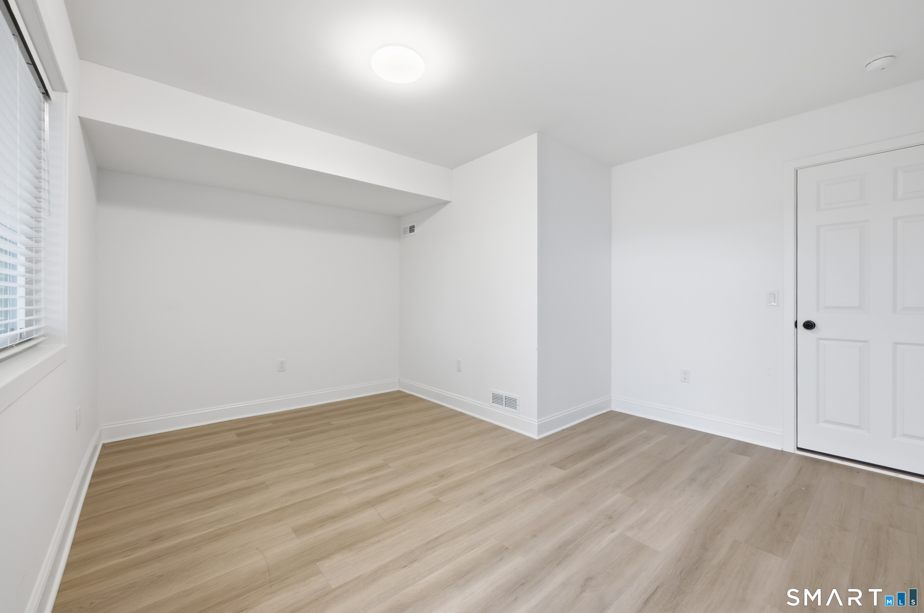 33 Main Street, Unit 24 Meriden, CT 06451 - Photo 21 of 28