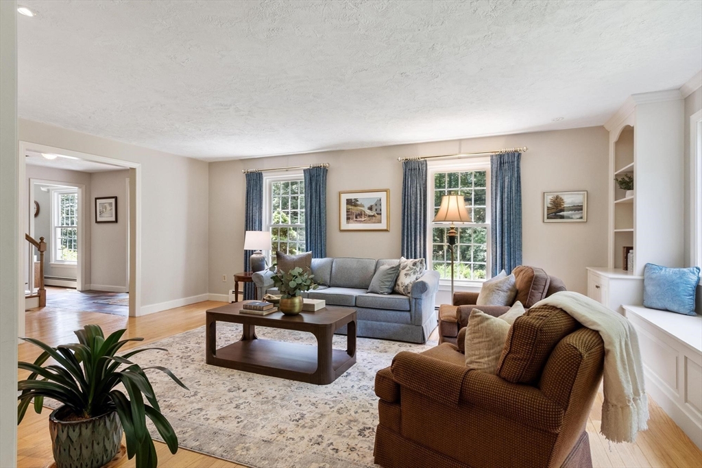 105 Slough Road Harvard, MA 01451 - Photo 4 of 38