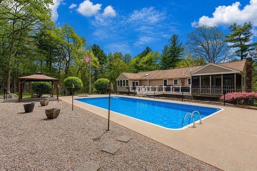 56 Leland Road Norfolk, MA 02056 - Photo 8 of 28 Gallery Image 8