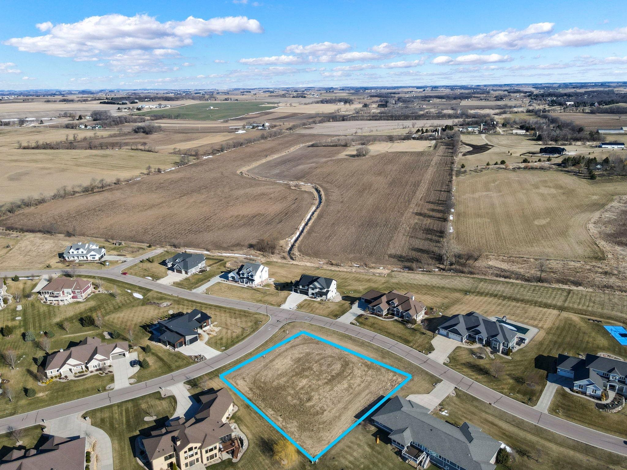 L16 Covered Bridge Sun Prairie, WI 53590 - Photo 7 of 17