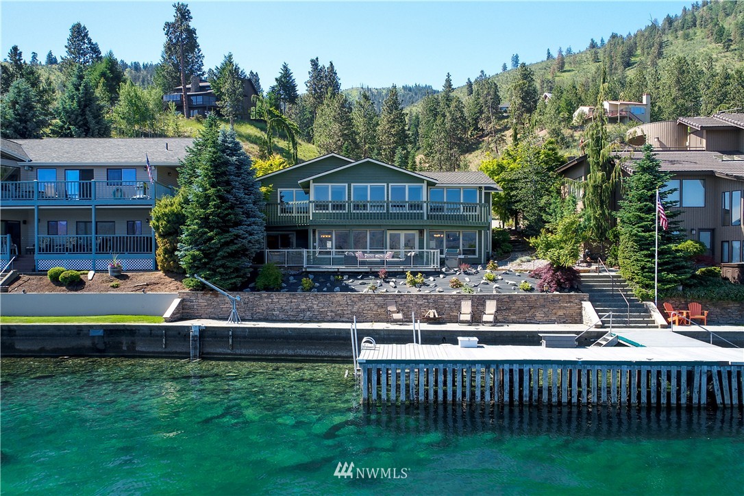 4250 South Lakeshore Road Chelan, WA 98816 - Photo 2 of 25 Gallery Image 2