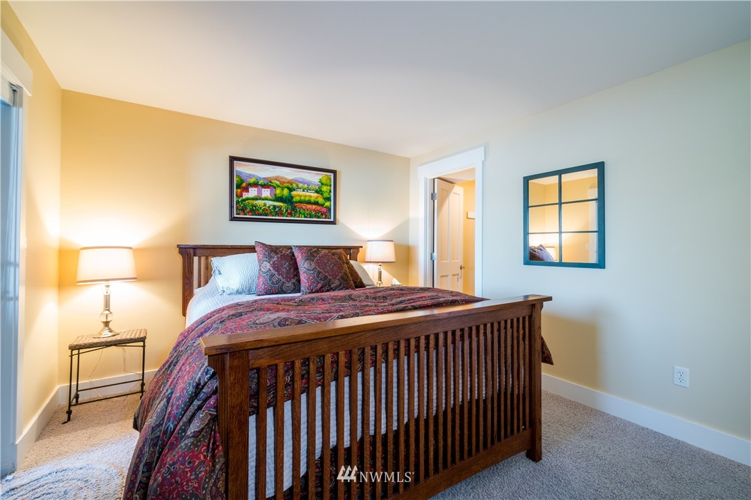 4250 South Lakeshore Road Chelan, WA 98816 - Photo 24 of 25 Gallery Image 24