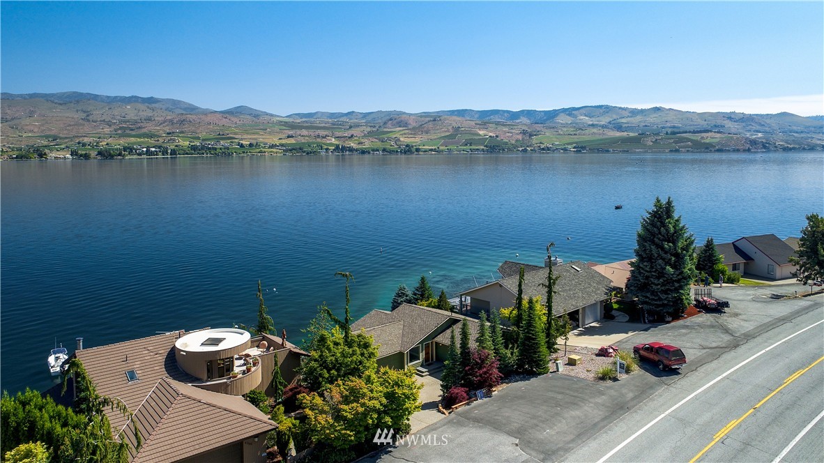 4250 South Lakeshore Road Chelan, WA 98816 - Photo 6 of 25 Gallery Image 6