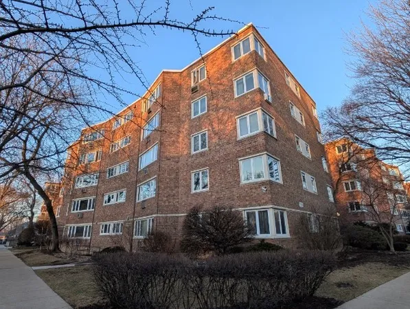 $98,000 | 1960 West Hood Avenue, Unit 4D, Chicago, IL 60660