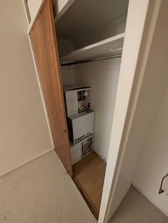 a view of utility room