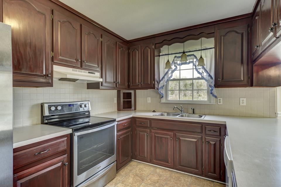 1105 Old County House Road Charlotte, TN 37036 - Photo 8 of 29 Gallery Image 8