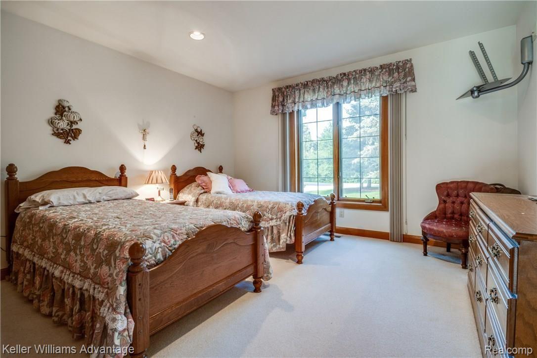 18505 Van Road Livonia, MI 48152 - Photo 24 of 37 Interiors (35 of 59).jpg