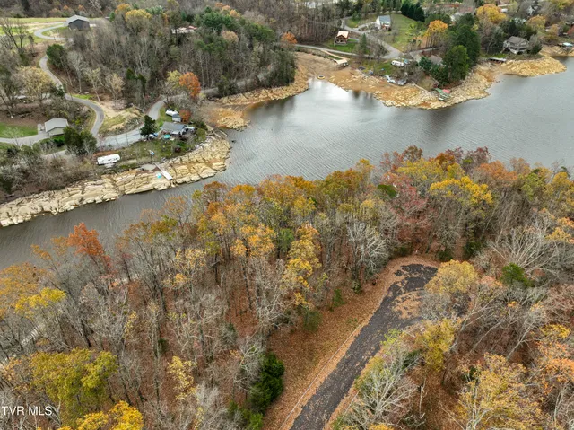 $185,000 | 121 Pointe Drive, Unit 6, Piney Flats, TN 37686