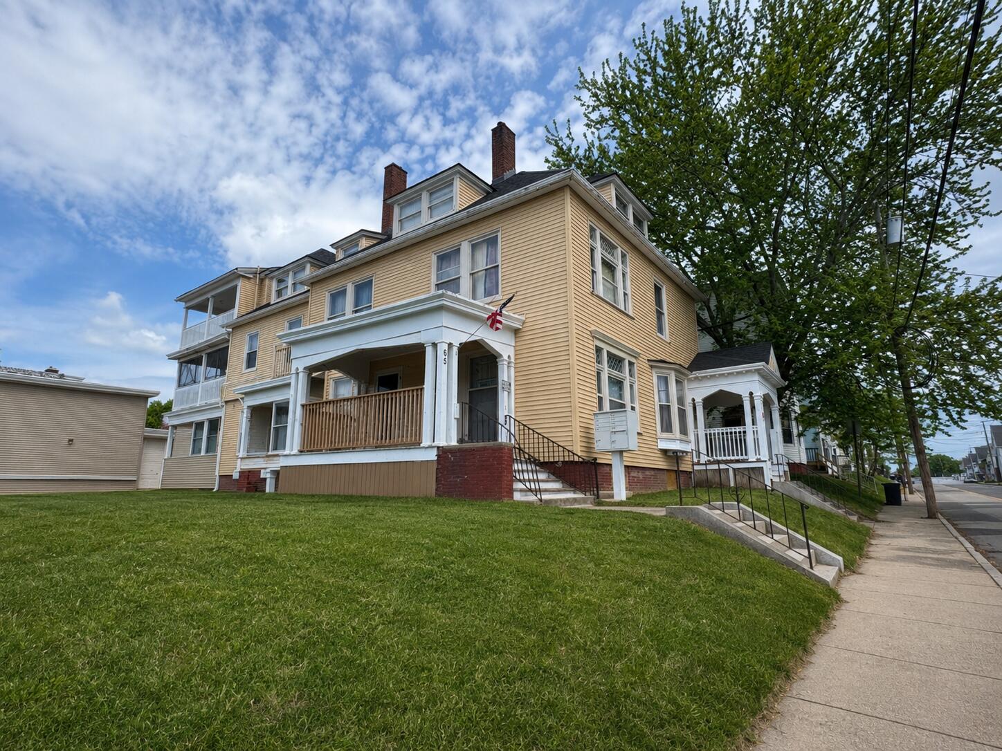 65 Howe Street Lewiston, ME 04240 - Photo 2 of 15 IMG_0909
