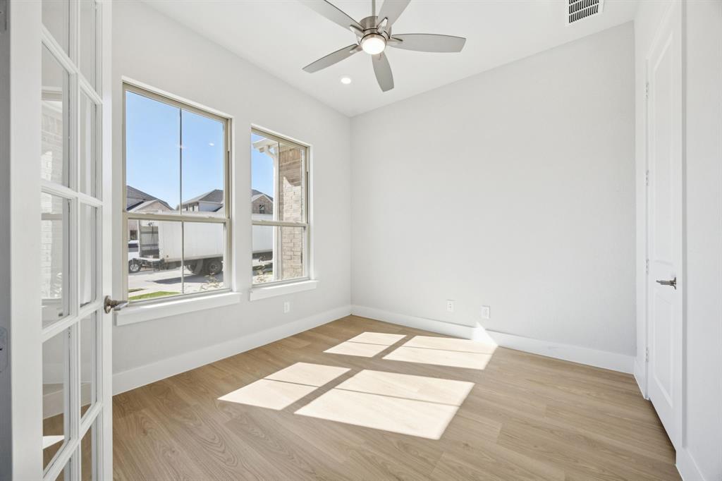 4508 Crescent Road McKinney, TX 75071 - Photo 15 of 24