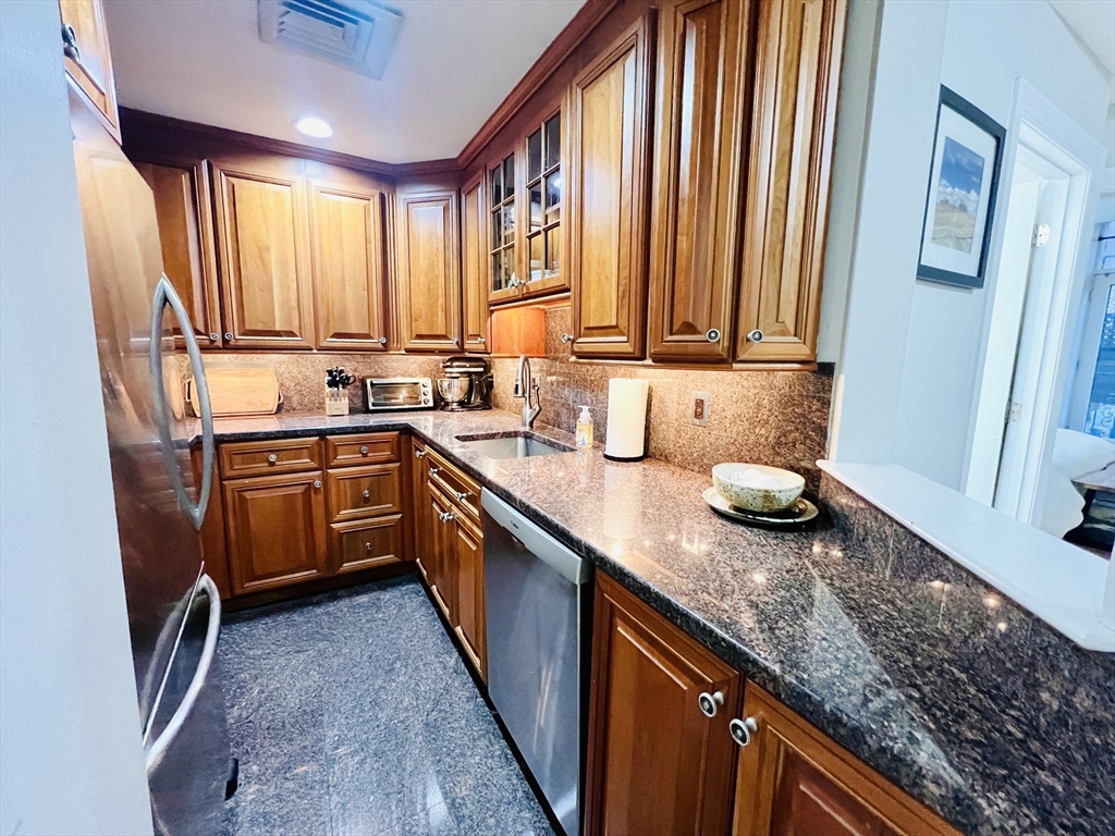 150 Appleton Street, Unit 1E Boston, MA 02116 - Photo 11 of 35