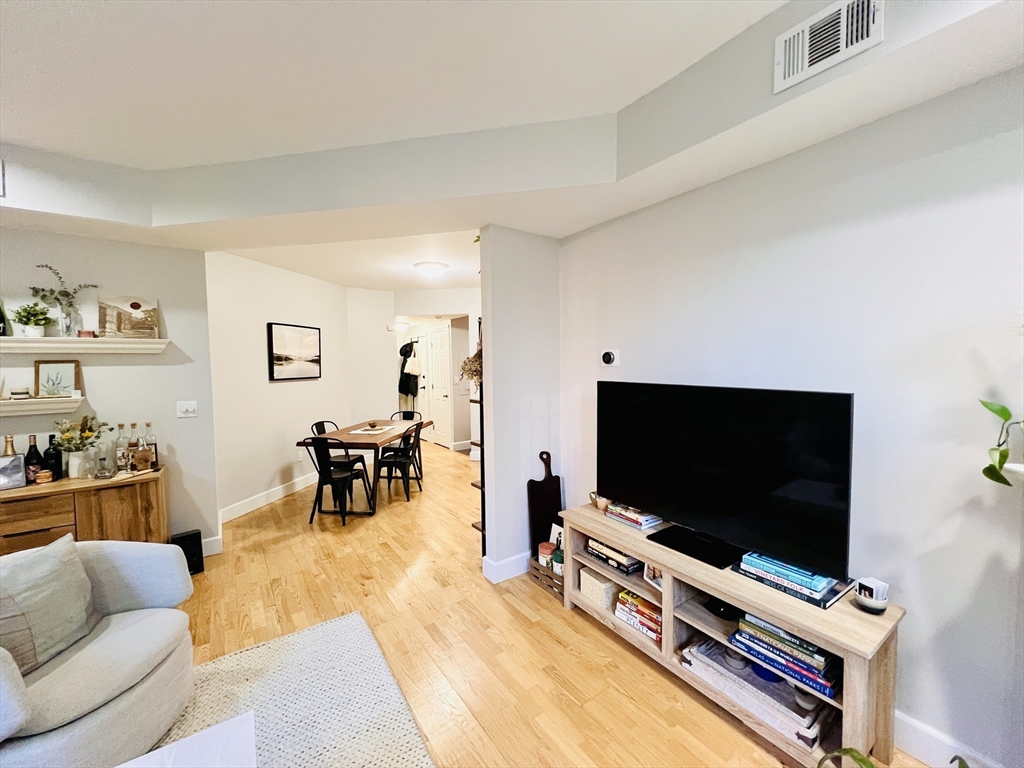 150 Appleton Street, Unit 1E Boston, MA 02116 - Photo 2 of 35