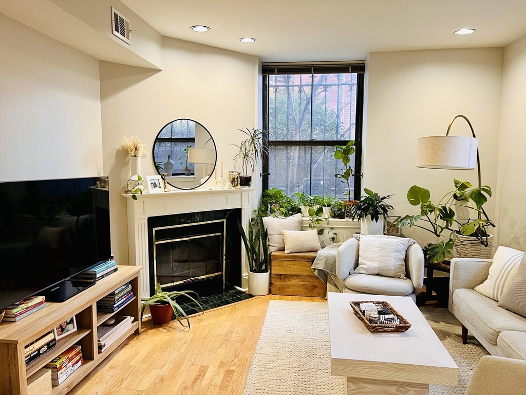 150 Appleton Street, Unit 1E Boston, MA 02116 - Photo 3 of 35