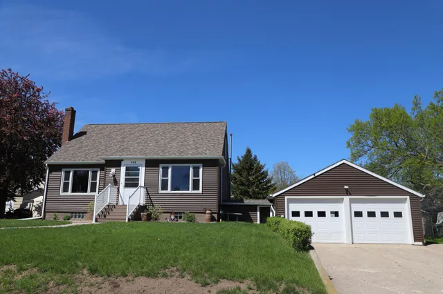 $155,000 | 762 9th Street, Dawson, MN 56232
