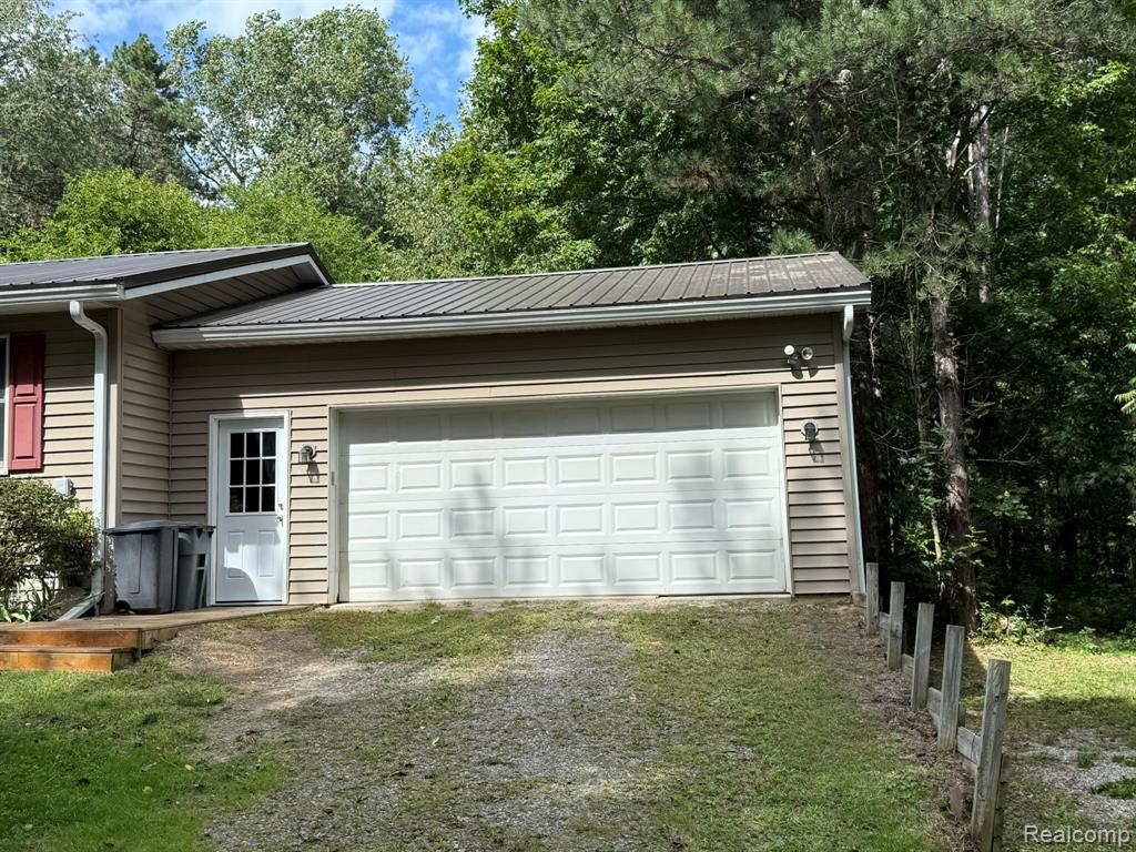 6855 Lyons Road Imlay City, MI 48444 - Photo 5 of 50