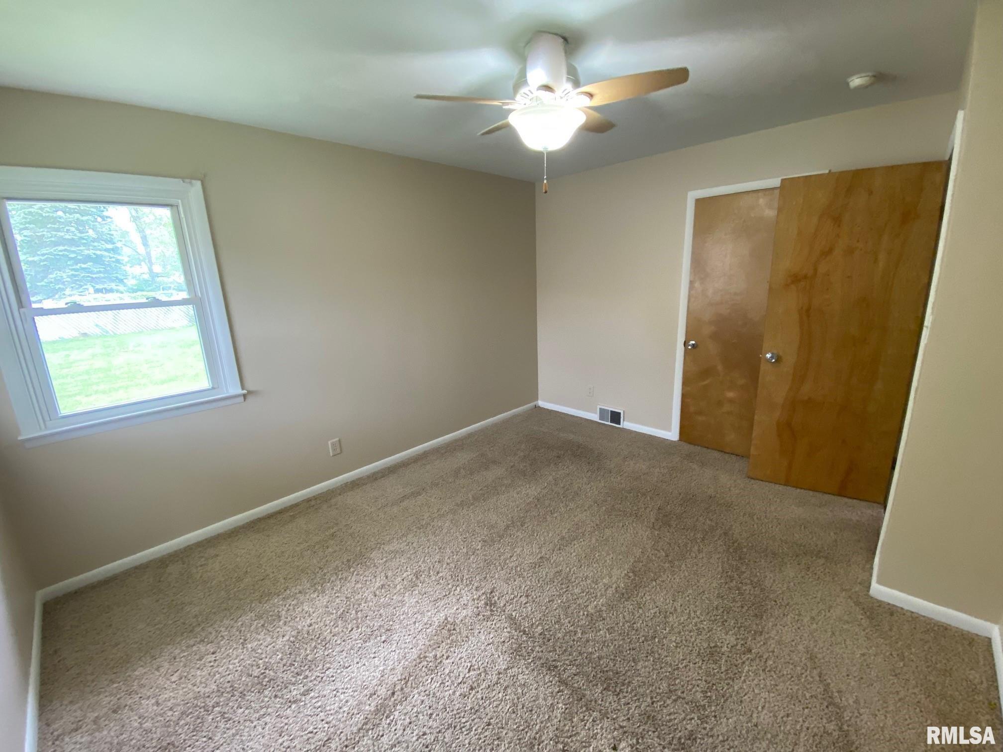 1905 Sheridan Road Pekin, IL 61554 - Photo 15 of 23 Gallery Image 15