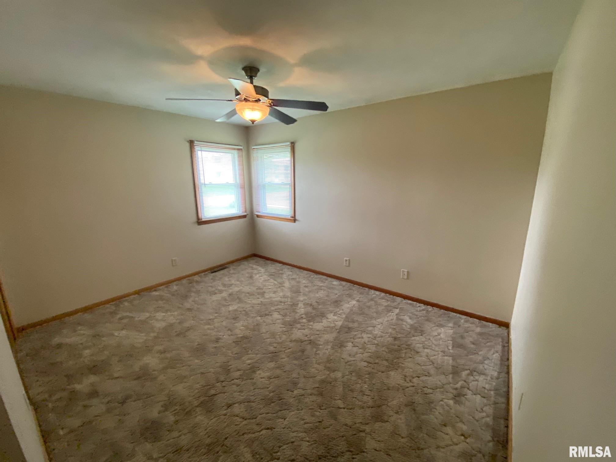 1905 Sheridan Road Pekin, IL 61554 - Photo 18 of 23 Gallery Image 18