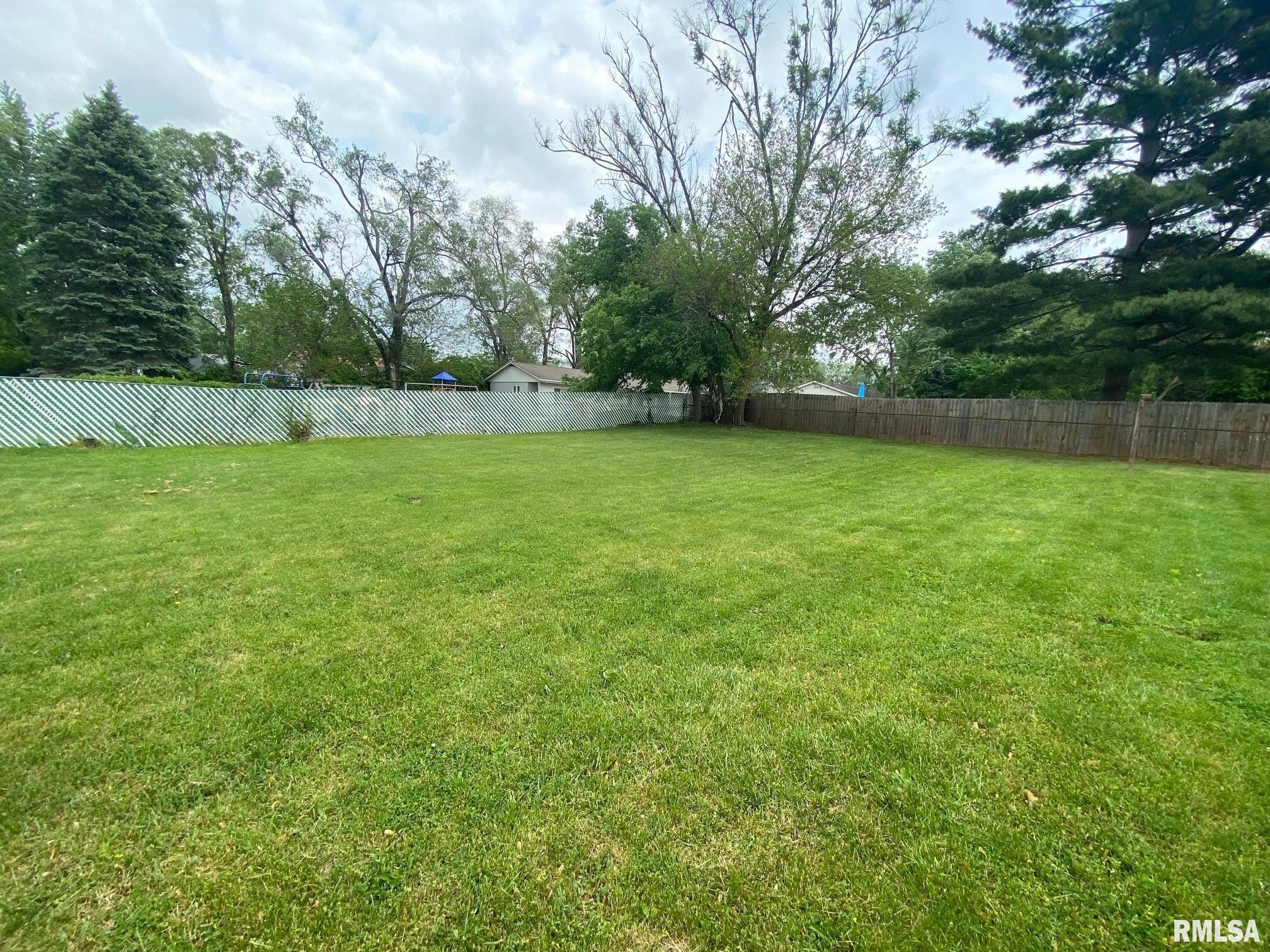 1905 Sheridan Road Pekin, IL 61554 - Photo 21 of 23 Gallery Image 21