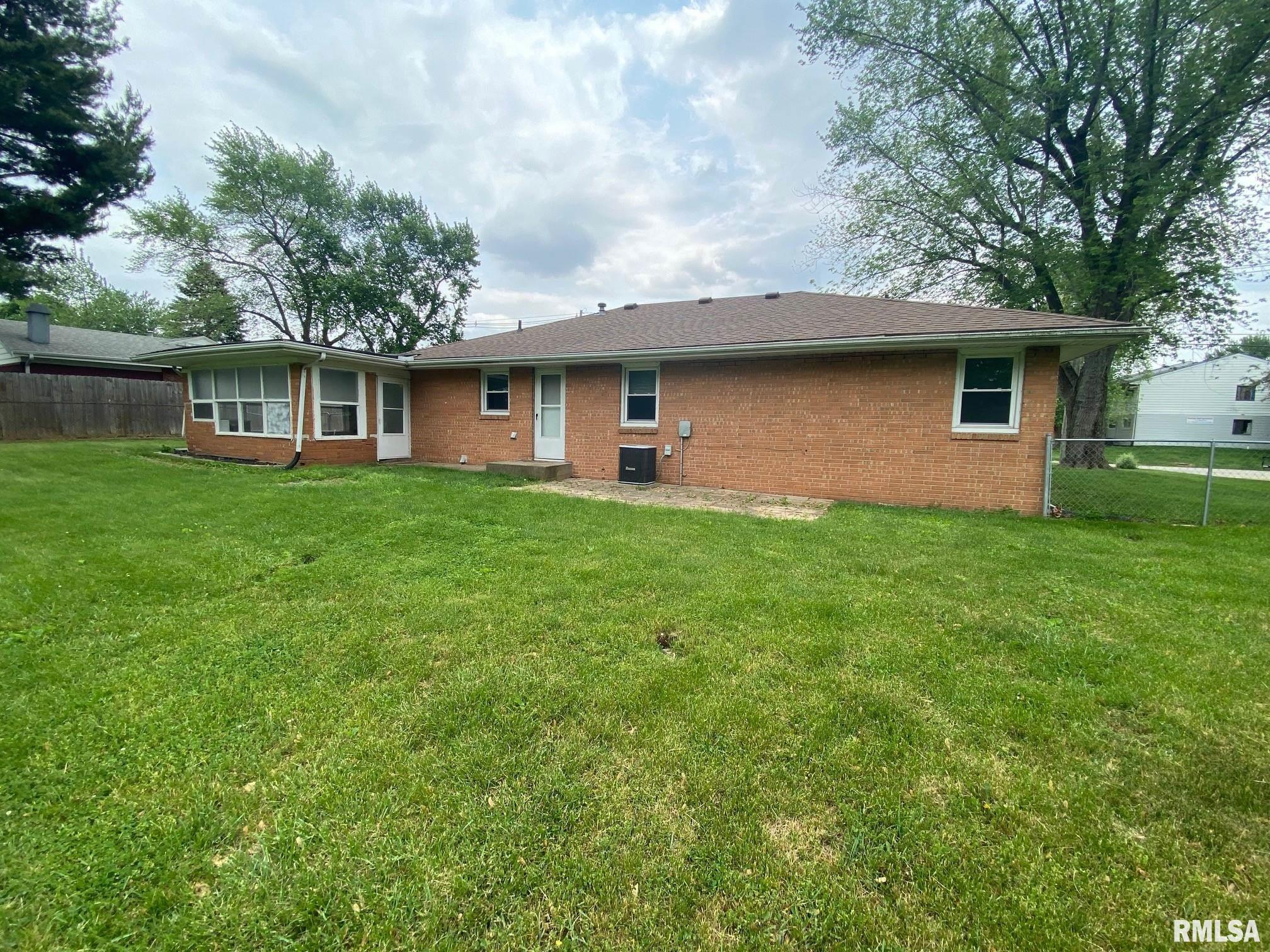 1905 Sheridan Road Pekin, IL 61554 - Photo 22 of 23 Gallery Image 22