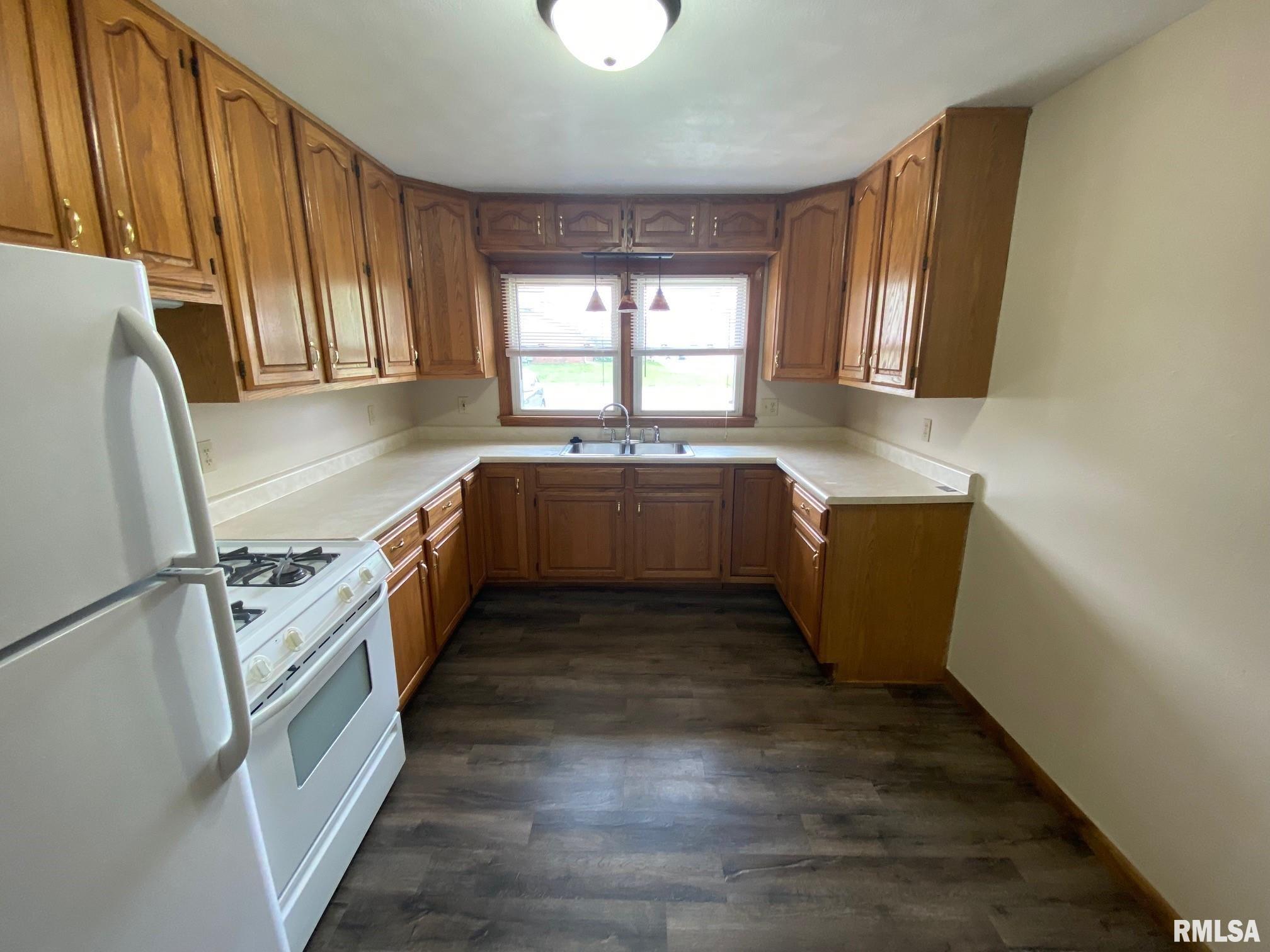 1905 Sheridan Road Pekin, IL 61554 - Photo 6 of 23 Gallery Image 6