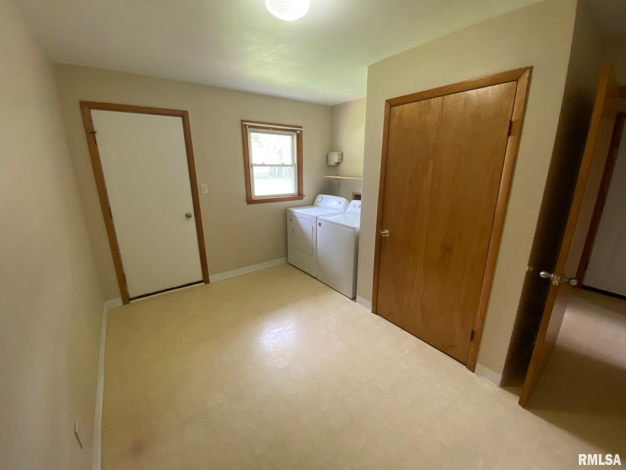 1905 Sheridan Road Pekin, IL 61554 - Photo 9 of 23 Gallery Image 9