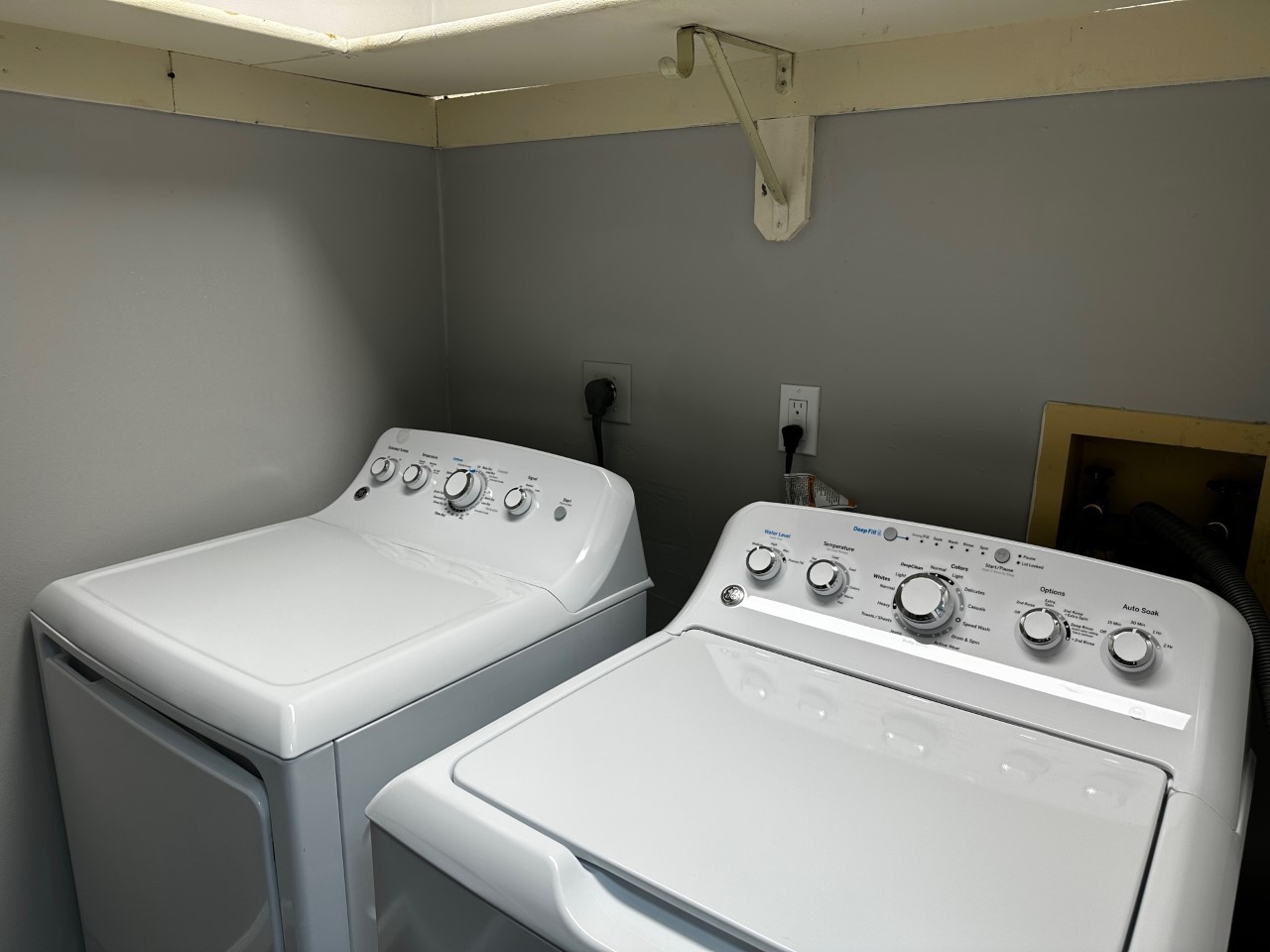 1340 Brook Street, Unit J St. Charles, IL 60174 - Photo 10 of 11 a utility room with dryer and washer