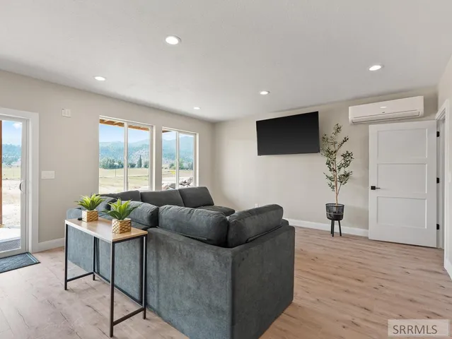 $750,000 | 9616 Violet Way, Lava Hot Springs, ID 83246